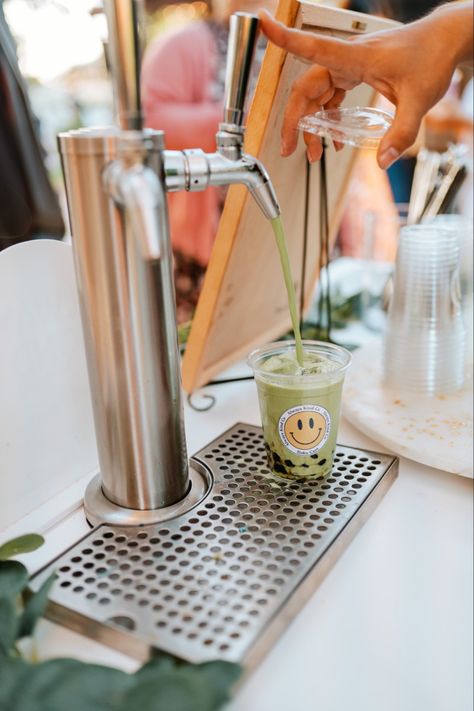 Cute boba cart for events in Southern Califonia Boba Pop Up Shop, Coffee Cart Wedding, Boba Catering Wedding, Wedding Boba, Boba Tea Food Truck, Bubble Tea Food Truck, Boba Catering, Boba Station, Boba Cart