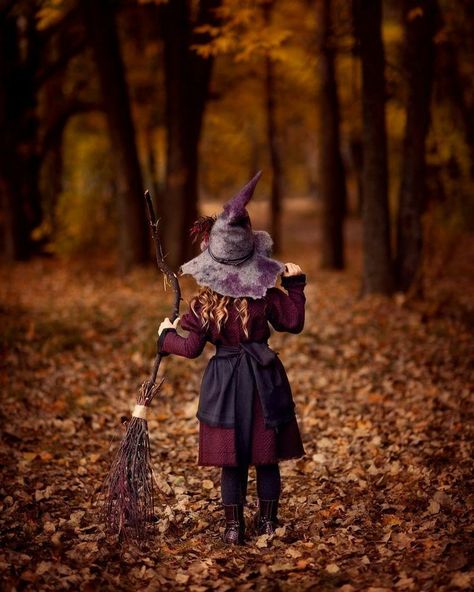 Halloween Shoot, Witch Photos, Autumn Witch, Thanksgiving Photos, October Autumn, Halloween Photography, Family Fun Night, Fall Family Pictures, Fun Photoshoot