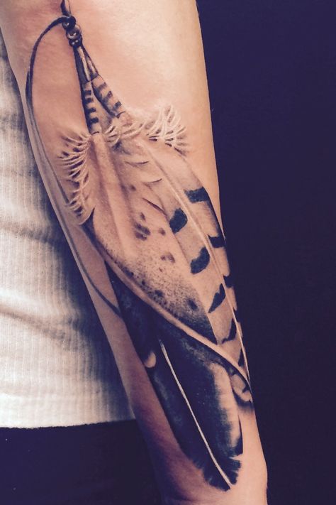 Feather tattoo Western Arm Sleeve Tattoo, Native Feather Tattoos, A Feather Tattoo, Eagle Feather Tattoos, American Drawing, Tattoo Feather, Indian Feather Tattoos, Cowgirl Tattoos, Tattooed Men