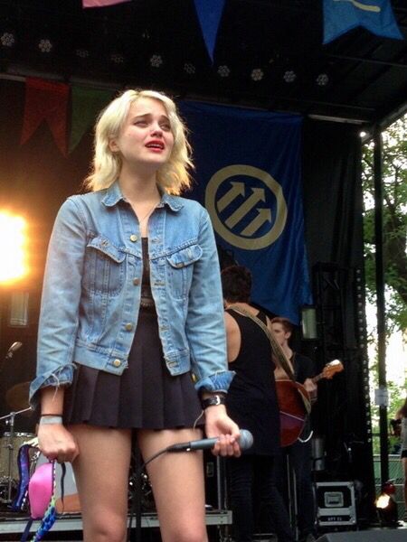 Sky Ferreira Hair, 90s Grunge Hair, Sky Ferreira, Rocker Girl, Stage Costume, Dark Photography, Grunge Hair, Pretty Eyes, Girls Rock