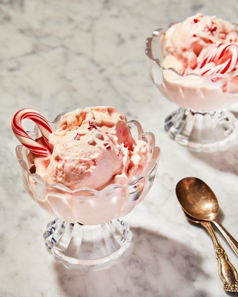 Peppermint Ice Cream Recipe, Peppermint Pillow, Best Ice Cream Maker, Peppermint Ice Cream, Christmas Cheesecake, Pink Peppermint, California Christmas, Desserts Ice Cream, Gelato Ice Cream