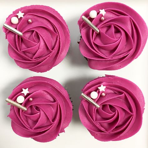 Fuschia Cupcakes, Sugar And Sparrow, Flower Icing, Wilton 1m, Rosette Cupcakes, Cupcake Rosa, Buttercream Piping, Poppy Cake, American Buttercream