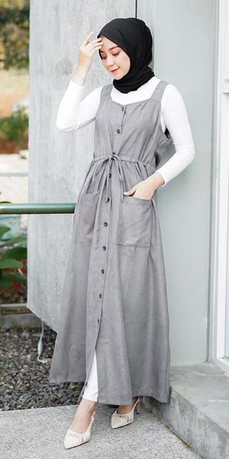 Overalls Outfit Hijab Dress, Overall Dress Hijab, Overall Hijab, Cotton Dress Outfit, Ootd Kondangan Hijab, Ramadan Sale, Modest Outfits Muslim, Ootd Kondangan, Hijabista Fashion