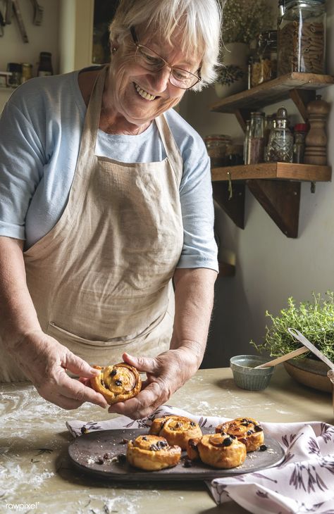 Homemade Danish buns food photography recipe | premium image by rawpixel.com Buns Food Photography, Homemade Danish, Cooking Photography, Food Photoshoot, Improve English, English Speaking, Pastry Chef, Puff Pastry, Food Menu