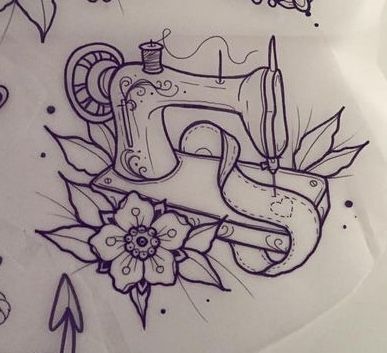 American Traditional Sewing Machine Tattoo, Traditional Sewing Machine Tattoo, Old Sewing Machine Tattoo, Vintage Sewing Tattoo, Sewing Inspired Tattoos, Sewing Theme Tattoo, Sewing Machine Tattoos, Fashion Designer Tattoo Ideas, Tattoo Sewing Machine