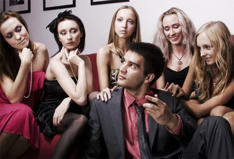 What It’s Like Dating A Guy Who Has A Lot Of Female Friends | Thought Catalog Flirting Day, Great Halloween Costumes, Funny Girls, Flirting Quotes For Her, Flirting Quotes Funny, Flirting Tips For Girls, Thought Catalog, Flirt Tips, Flirting Moves