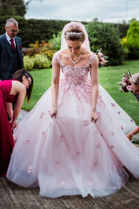 Wedding Dress Cinderella, Light Pink Wedding Dress, Pink Wedding Gowns, Blush Pink Wedding Dress, Pink And White Weddings, Light Pink Wedding, Purple Wedding Dress, Wedding Dresses Blush, Boda Mexicana