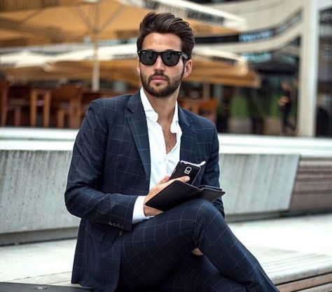 Gentleman style Business Travel Outfits, A Man In A Suit, Man In A Suit, Herren Style, Mens Formal Wear, Sharp Dressed Man, Outfit Trends, Mens Formal, Mens Fashion Suits