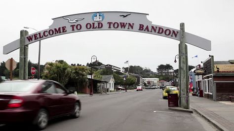 WS Welcome to Old Town Bandon sign over main street / Bandon, Oregon, USA Town Entrance, Town Sign, Bandon Oregon, Oregon Waterfalls, Street Stock, Evergreen Forest, Entrance Sign, Oregon Usa, Covered Bridges