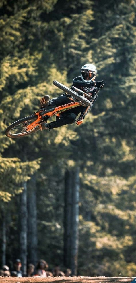 Mtb Bike Mountain Wallpaper, Mtb Photography, Biking Photography, Biking Aesthetic, Mountain Biking Photography, Mountain Bike Action, Mtb Riding, Mt Bike, Mtb Downhill