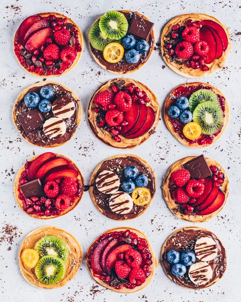 Vegan Pancakes with Different Toppings Strawberry Pancake Topping, Pancake Toppings Healthy, Breakfast Cake Healthy, Pancake Designs, Healthy Pancake, Greek Yogurt Pancakes, Red Currants, Dessert Waffles, Healthy Waffles