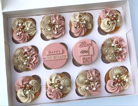 Wedding Anniversary Cupcakes Ideas, Cupcakes Decoration Birthday, Cupcake Cakes Anniversary, Sweet 16 Cupcakes Pink And Gold, Pink And Grey Cupcakes, Elegant Cupcake Designs Pink, Pretty Pink Cupcakes Birthdays, Cupcake Icing Designs, Birthday Cake Gift