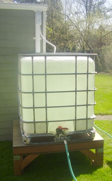 275 Gallon Rain Container Rainwater Collection System, Water Collection System, Greenhouse Design, Ibc Tank, Rainwater Collection, Water From Air, Rain Harvesting, Rainwater Harvesting System, Water Barrel