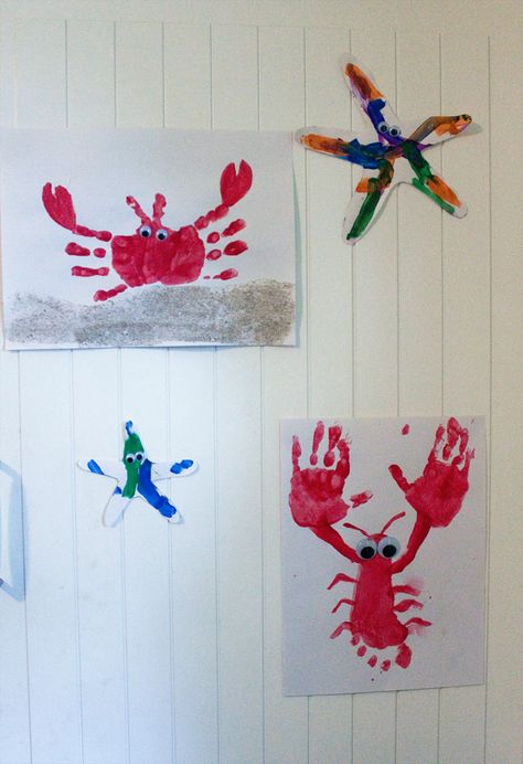 Snails and Puppy Dog Tails: Hand and Foot Print Lobster Childminding Activities, Kid Bathrooms, Theme Preschool, Ocean Science, Hand Prints, Sea Crafts, Creature Artwork, Ocean Crafts, Kid Art