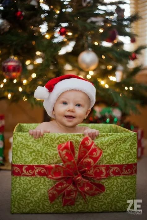 40+ Adorable Baby Christmas Pictures Diy Christmas Photoshoot, Baby Christmas Photography, Christmas Baby Pictures, Baby Christmas Photos, Xmas Pictures, Xmas Photos, Family Christmas Pictures, Christmas Shoot, Baby Boy Photography