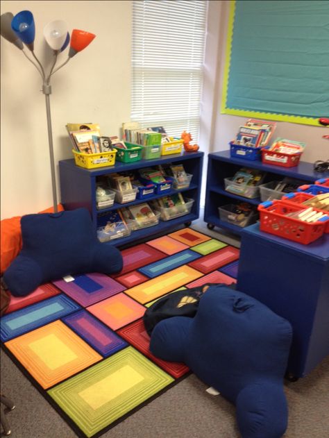 Classroom Library Ideas Reading Corner Classroom, Library Seating, Classroom Libraries, Classroom Layout, Decor Classroom, Nook Ideas, Fashion Formal, Flexible Seating, New Classroom