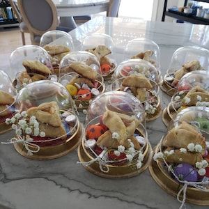 Individual Charcuterie, Cone Dessert, Dessert Display Wedding, Salad Appetizer Cups, Dessert Containers, Cupcake Container, Cake Favors, Cake Wraps, Favor Cups