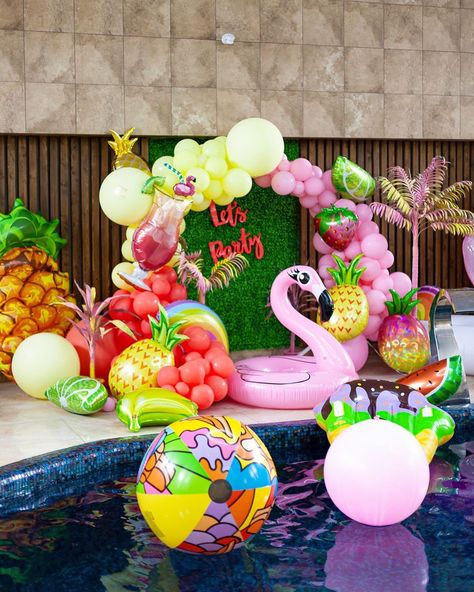 Tropical summer pool party balloon party decorations Pool Party Aesthetic, Tropical Pool Party, Balloon Party Decorations, Bachelorette Pool, Pool Party Ideas, Bachelorette Pool Party, Pool Party Games, Big 30, Pool Party Dresses