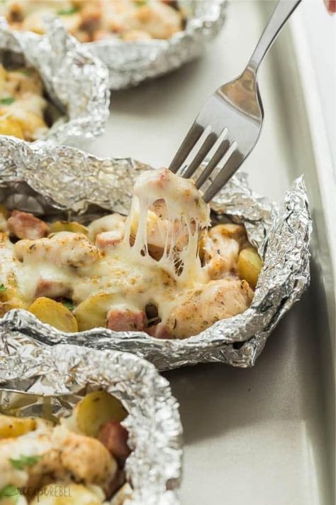 Vegan Bechamel, Tin Foil Dinners, Snacks Diy, Foil Pack Dinners, Camping Meal, Foil Packet Dinners, Foil Pack Meals, Foil Dinners, Foil Packet Meals