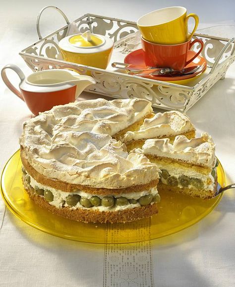 Unser beliebtes Rezept für Stachelbeertorte mit Baiserhaube und mehr als 55.000 weitere kostenlose Rezepte auf LECKER.de. Pie With Meringue Topping, Gooseberry Cake, Meringue Topping Recipe, Gooseberry Pie, Pie Topping, Healthy Board, Meringue Topping, Budget Freezer Meals, Budget Cooking