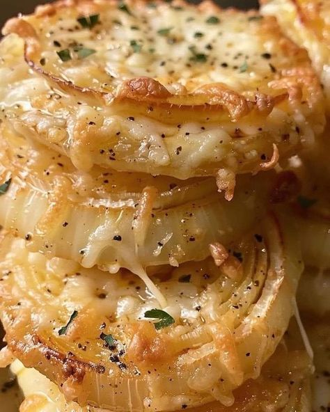 Homemade and Lovin It | Tennessee Onions  | Facebook Tennessee Onions, Baked Onion Rings, Sweets For Diabetics, Baked Onion, Baked Butternut Squash, Sweet Onions, Baked Bacon, Onion Recipes, Crockpot Recipes Easy