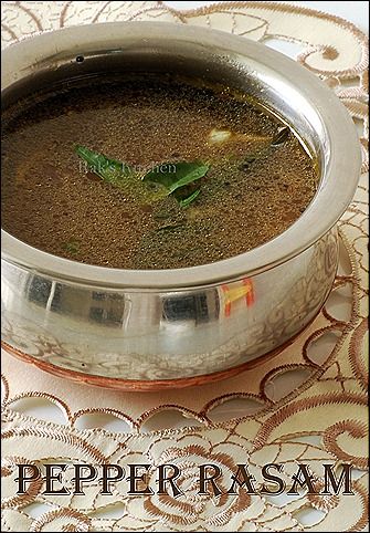 Easy pepper rasam with garlic - Pepper rasam recipe for cold - best way to fight the throat infection and makes you feel better. Garlic is natural antibiotic! Lentil Ideas, Soup Recipes Lentil, Indian Soup, Desi Khana, Rasam Recipe, Indian Curries, Recipe Salad, Vegetarian Indian, Desi Food