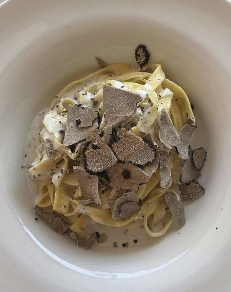 Pasta Aesthetic, Truffle Pasta, Fancy Food, European Food, Wine And Dine, Ground Beef Recipes, Bon Appetit, Aesthetic Food, Truffles