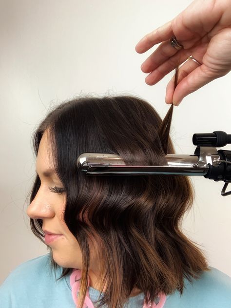 Horizontal iron placement for beachy waves? Who does that? #Pureology Artistic Director Ashley Hofstrand @ashleyhoffy, that’s who! Here’s why. How To Style Beach Waves Medium Hair, Beach Waves Thick Hair, Beach Waves For Thick Hair, Big Beach Waves Hair, Big Waves Medium Hair, Beach Waves Medium Hair, Wave Tutorial, Big Waves Hair, How To Style Hair