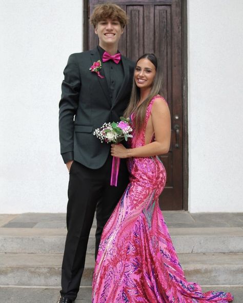 Rio Themed Prom Dresses, Hot Pink Prom Look, Magenta Prom Dress Couple, Pink Prom With Date, Unique Prom Pictures Couples, Prom Dresses With Date, Pink And Purple Prom Dress, Hot Pink Prom Dress Couple, 2024 Prom Dresses