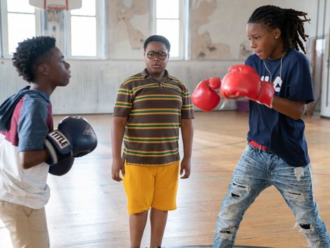 How Ayanna Floyd Davis rebuilt The Chi as a "neighborhood drama" The Chi Series, Jake Taylor The Chi, Michael Epps, Lena Waithe, Jason Mitchell, Jacob Latimore, Chicago Police Officer, Cute Dreads, The Chi