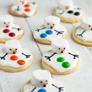 Melted Snowman Cookies, Christmas Bakes, Melting Snowmen, Melted Snowman, Snowman Cookies, Wilton Cakes, Cookie Party, Xmas Cookies, Christmas Cookies Decorated