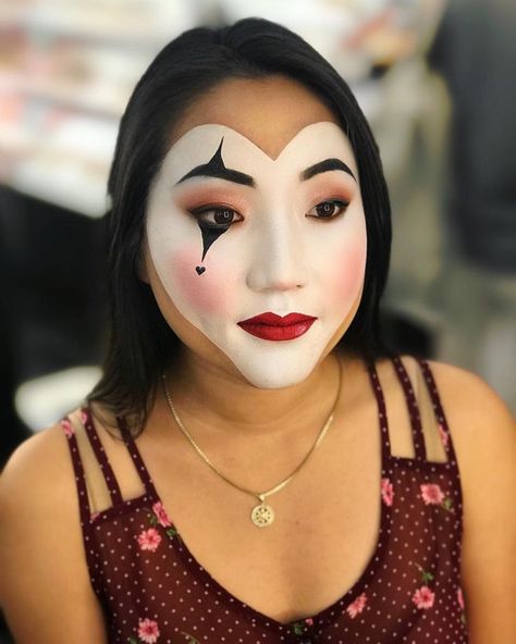 Adult Halloween Makeup, Mime Artist, Mime Makeup, Pantomime, Fantasy Makeup, Makeup Inspo, Face Painting, Fall Halloween, Halloween Makeup