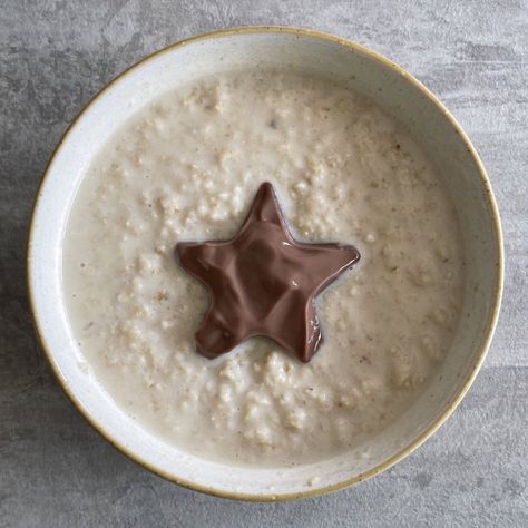 Cute Oatmeal, Oatmeal Yogurt, Star Food, Food Obsession, Pretty Food, Aesthetic Food, Oats, Meal Planning, Oatmeal