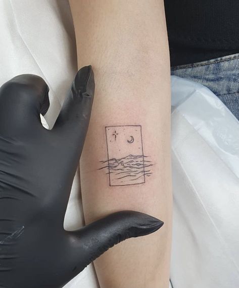 Tattoo studio Life Line 27 Tattoo, Framed Tattoo, Minimal Tattoo Design, Ocean Tattoos, Petite Tattoos, Cool Small Tattoos, Modern Tattoos, 1 Tattoo, Discreet Tattoos