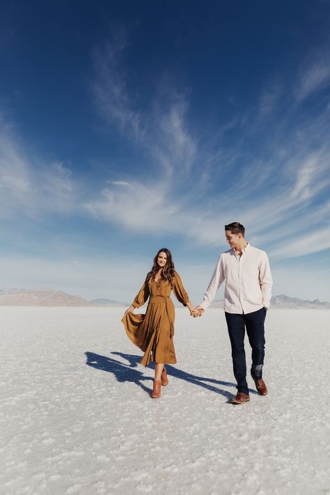 Salt Flats Utah Photoshoot Winter, Salt Flats Family Photos, Salt Flats Engagement Photos, Salt Plains, Wedding Kids Outfit, Camera Poses, Engagement Outfit Ideas, Salt Flat, Goals Couple