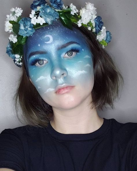 Night Sky Makeup Look, Sky Makeup Look, Sky Face Paint, Fantasy Look Makeup, Nature Face Painting, Night Sky Costume, Face Art Makeup Paint Ideas, Night Sky Makeup, Mother Nature Costume Makeup