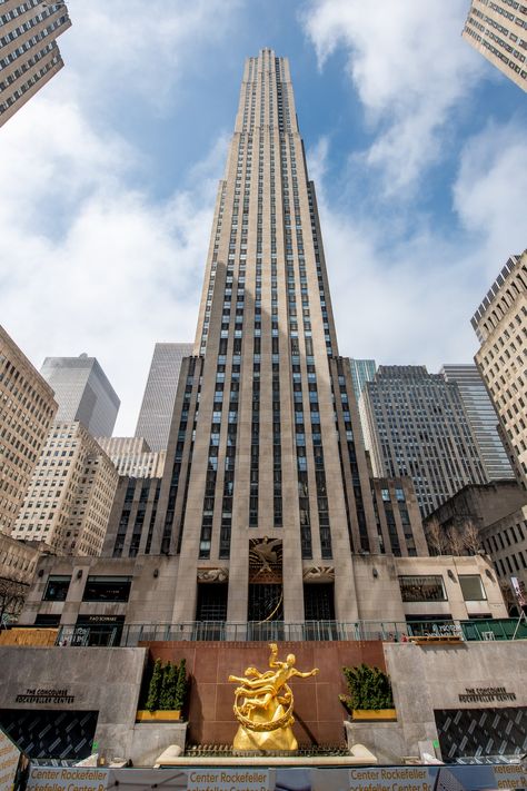 Plaza New York, Transamerica Pyramid, Shanghai Tower, Rockefeller Plaza, Taipei 101, Deco Architecture, Downtown New York, Architecture History, Chrysler Building