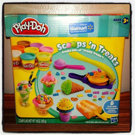 playdoh ice cream scoops 'n treats Make Popsicles, Hasbro Play Doh, Play Doh Kitchen, Christmas Door Decorating Contest, Barbie Gifts, Ice Cream Dishes, Barbie Doll Set, Boy Birthday Party Themes, Ice Cream Theme