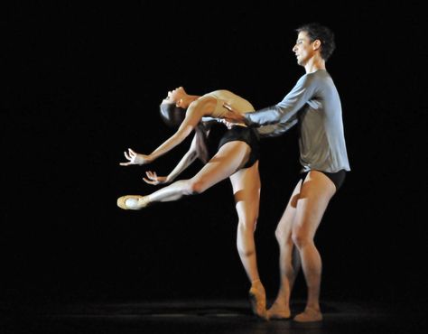 The Royal Ballet in Wayne McGregor’s “Infra” - Yasmine Naghdi and Johannes Stepanek Kathryn Morgan Ballet, Redhead Ballet Dancer, Francesca Hayward, Male And Female Ballet Dancers, Sarah Lamb, Wayne Mcgregor, Sean Lake Ballet, Titania Fairy Queen Ballet, Dance It Out