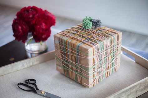 Lela Rose Shares Creative Gift-Wrapping Ideas Wrapping Tips, Big Gift Boxes, Big Gift, Extra Yarn, Chic Holiday, Creative Gift Wrapping, Rose Photos, Lela Rose, Rose Gift