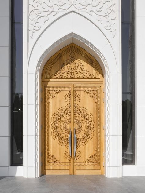 Palace of International Forums »Uzbekistan« by Ippolito .. Mosque Door Design, Islamic Door, Mosque Entrance Gate Design, Islamic Door Design Entrance, Arabian Door Design, Front Room Design, Rajasthan Doors, Main Entrance Door, Mosque Design