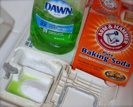 Dishwasher detergent hack - In the little well where you usually put your dishwasher detergent/tab, pour: 2 Tablespoons baking soda 1 teaspoon liquid dish soap (such as Dawn) Run dishwasher as you normally would. - no washing soda needed Diy Dishwasher Detergent, Homemade Dishwasher Detergent, Diy Kitchen Organization, Dishwasher Tabs, Homemade Laundry Detergent, Homemade Laundry, Washing Soda, Dish Detergent, Kitchen Organization Diy