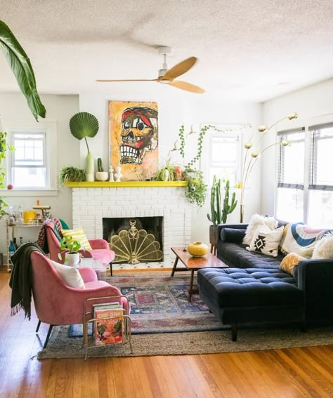 Bohemian Glam Plant Filled Jessica Brigham Home Photos | Apartment Therapy Pink Chair, Colourful Living Room, Craftsman Bungalows, Design Room, Design Del Prodotto, Retro Home Decor, Cheap Decor, Retro Home, Eclectic Home