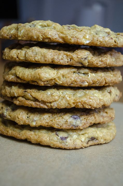 Cowboy Cookies Laura Bush, Laura Bush Cowboy Cookies, Cowboy Cookies Recipe, Basic Chocolate Chip Cookies, Cowboy Cookie Recipe, Laura Bush, 12 Tomatoes Recipes, Pecan Rolls, Cowboy Cookies