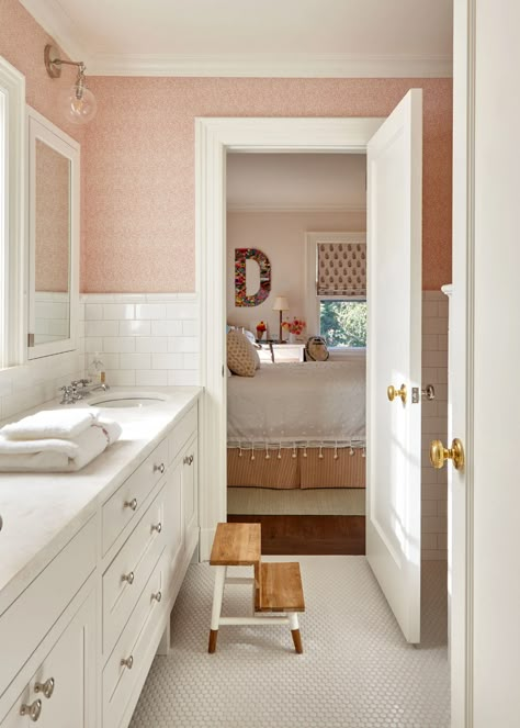 Kids Jack And Jill Bathroom Ideas, Girls Jack And Jill Bathroom, Kids Shared Bathroom, Small Kids Bathroom, Mcgrath Ii, Feminine Bathroom, Jack N Jill Bathroom Ideas, Colonial Revival House, Girl Bathrooms