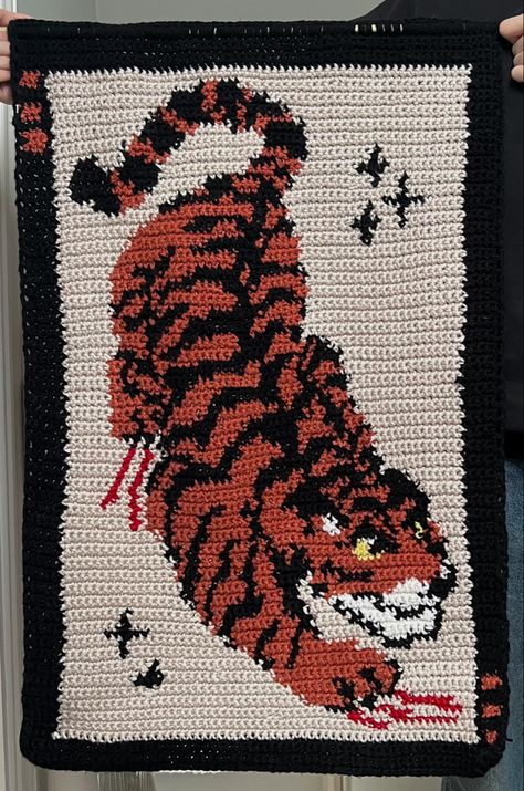 Tiger Tapestry Crochet, Tiger Crochet Blanket, Tiger Alpha Pattern, Cheetah Print Crochet, Tiger Pixel Art, Tapestry Crochet Blanket, Tiger Tapestry, Tiger Crochet, Crochet Tiger