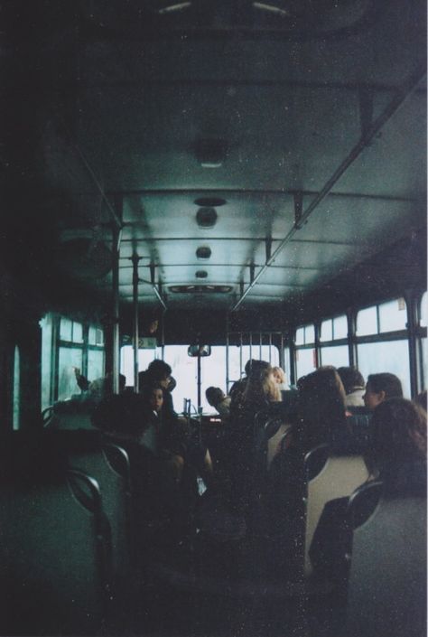 bus travel Fotografia Grunge, Grunge Photography, Jolie Photo, Story Inspiration, Soft Grunge, 인물 사진, Grunge Aesthetic, 귀여운 동물, Writing Inspiration