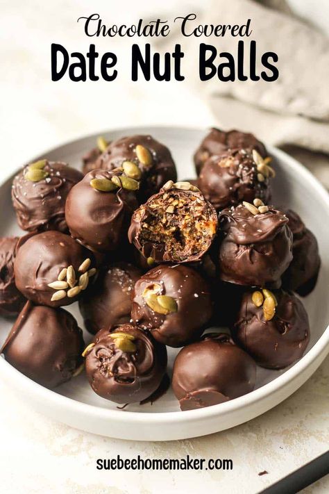 Healthy Nutty Buddy, Chocolate Date Balls, Date Nut Balls Recipe, Date Nut Balls, Eid Treats, Nut Balls, Chocolate Bread Recipe, Date Nut Bread, Scd Recipes