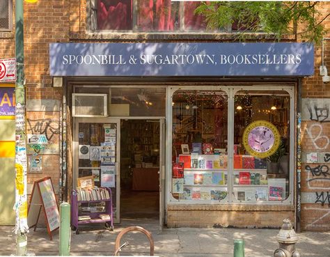 6 NYC Bookstores That Are Way Better Than The Strand | by Libby Torres | NYU Local The Strand Bookstore Nyc, New York Trip Planning, Brooklyn Guide, Strand Bookstore, Brooklyn City, Book Shops, Independent Bookstore, Fantasy Homes, New York City Travel