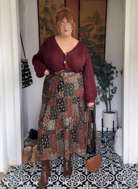 Hippy Vibes Outfit, Plus Size Rory Gilmore Outfits, Professional Indie Outfits, Plus Size Fall Looks 2024, Plus Size Fall Aesthetic Outfits, Whimsical Corporate Outfit, Plus Size Grunge Fall Outfits, Whimsical Plus Size Outfits, Fall Therapist Outfit